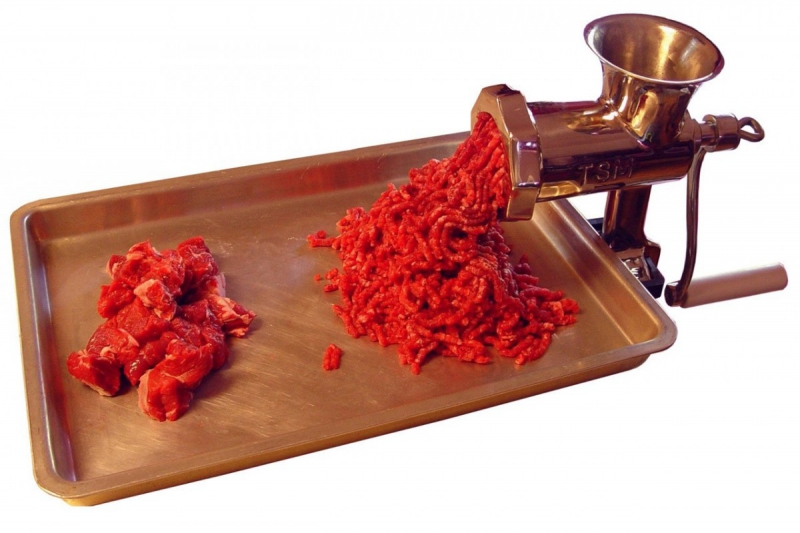 boucherie-ILONSE-min_meat_grinder_meat_mincer_kitchen_appliance_grinder_mincer_hamburger_food_preperation_butcher_shop_tool-1158997